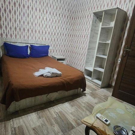 Hotel ,,Mega" Tbilisi Esterno foto