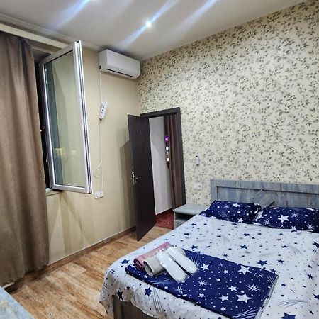 Hotel ,,Mega" Tbilisi Esterno foto