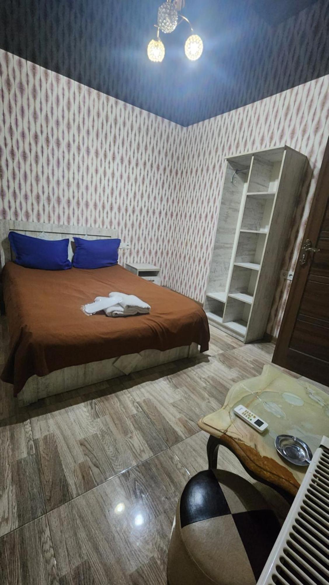 Hotel ,,Mega" Tbilisi Esterno foto