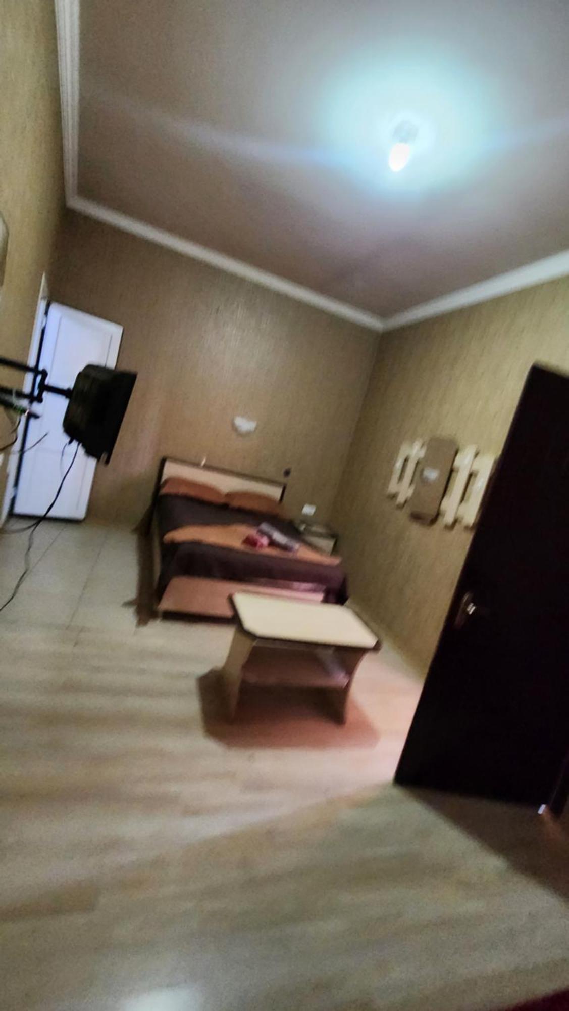 Hotel ,,Mega" Tbilisi Esterno foto
