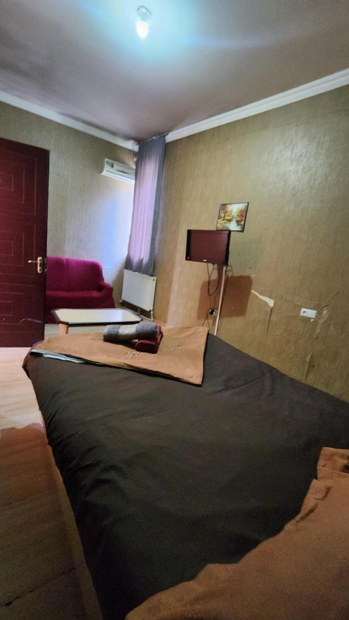 Hotel ,,Mega" Tbilisi Esterno foto