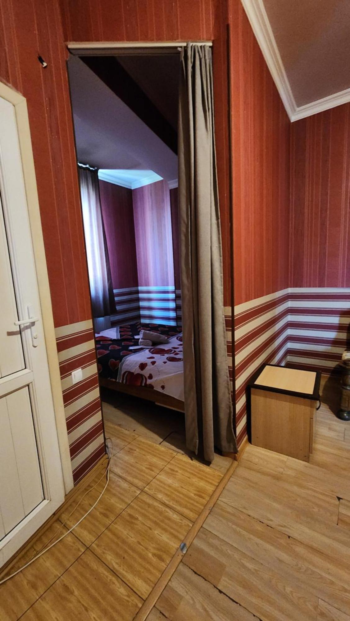Hotel ,,Mega" Tbilisi Esterno foto