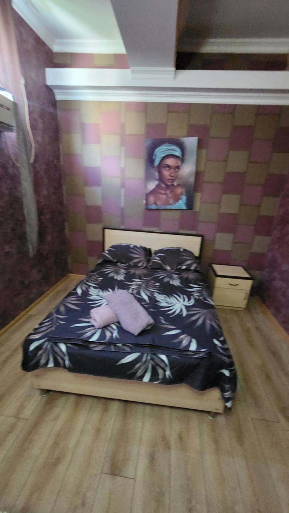 Hotel ,,Mega" Tbilisi Esterno foto