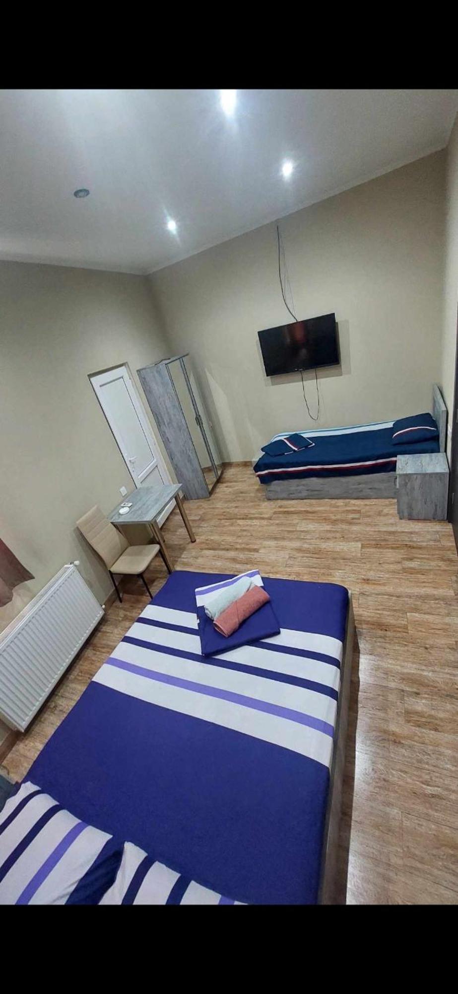 Hotel ,,Mega" Tbilisi Esterno foto