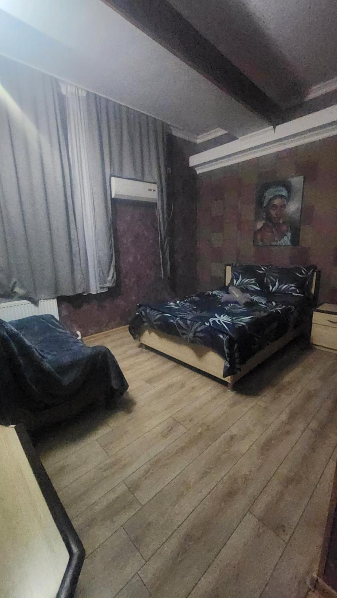 Hotel ,,Mega" Tbilisi Esterno foto