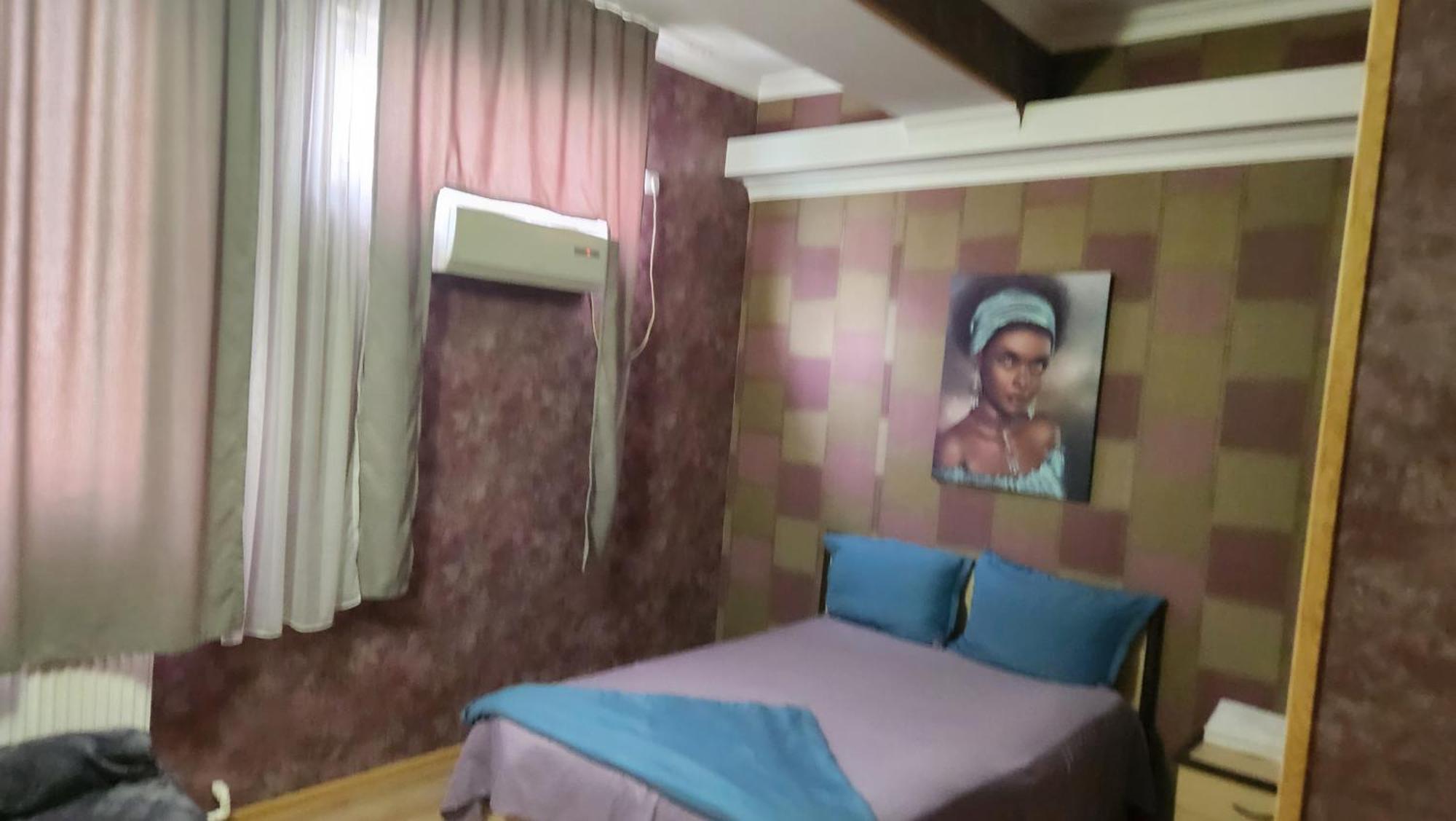 Hotel ,,Mega" Tbilisi Esterno foto