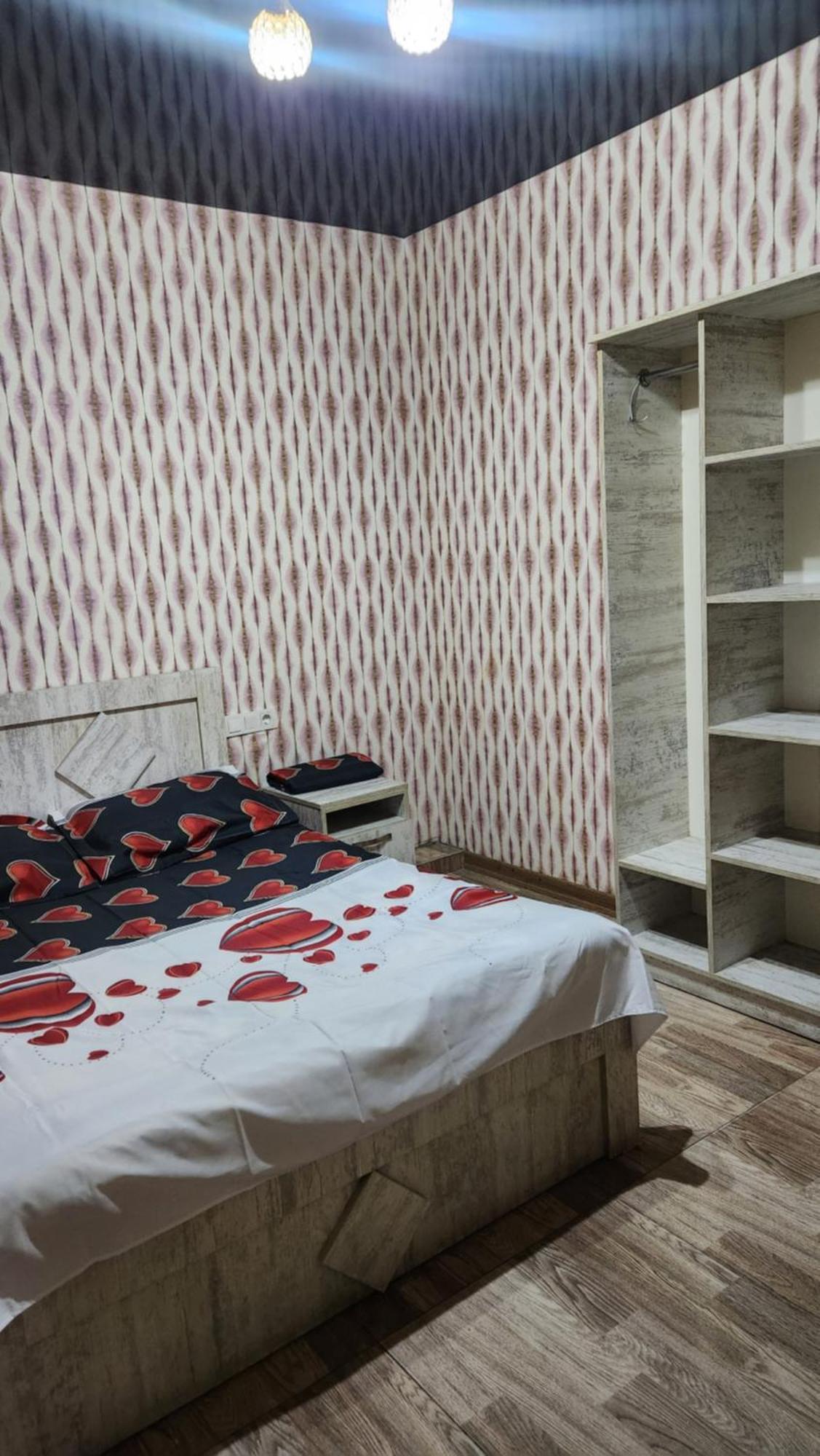 Hotel ,,Mega" Tbilisi Esterno foto