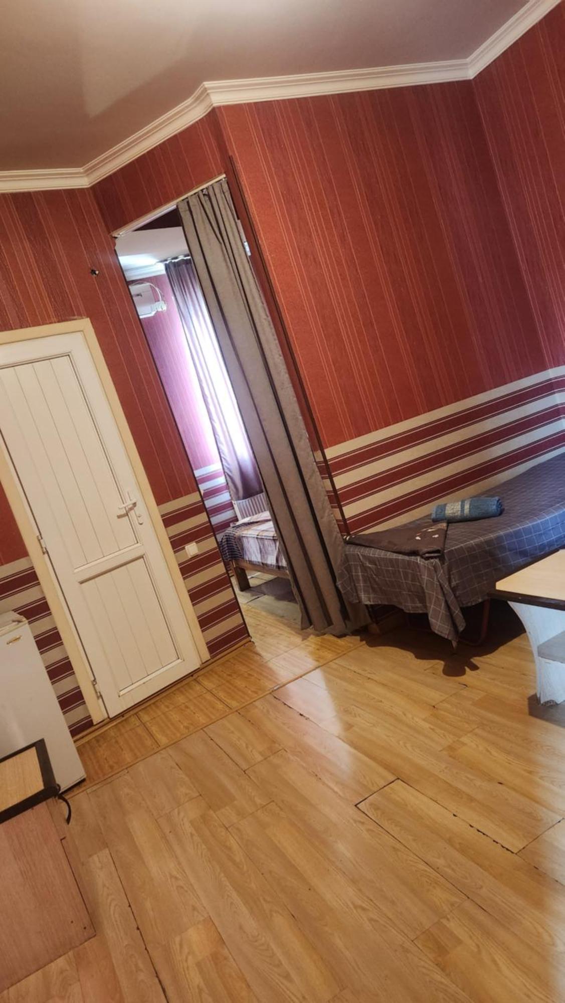 Hotel ,,Mega" Tbilisi Esterno foto