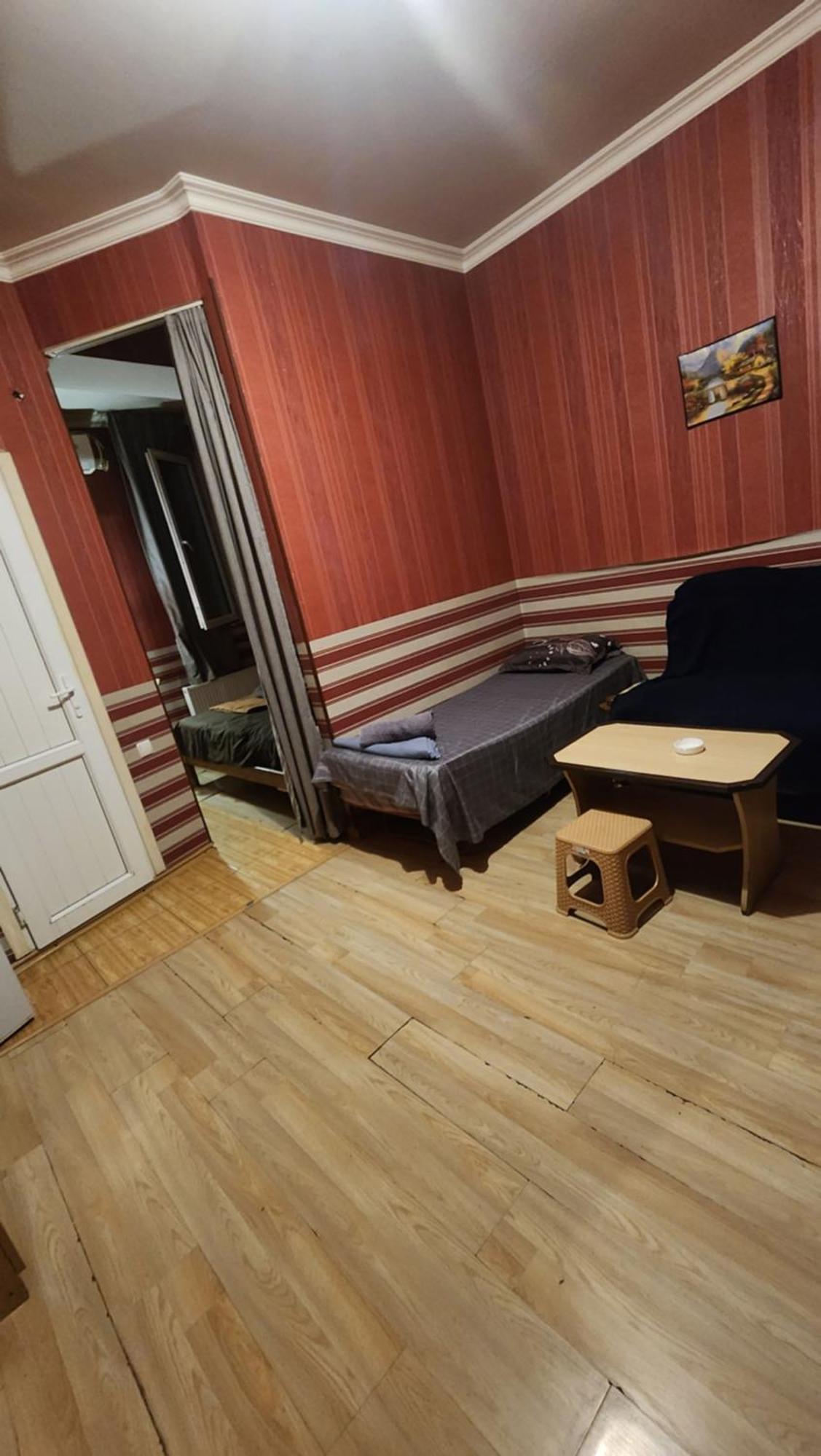 Hotel ,,Mega" Tbilisi Esterno foto